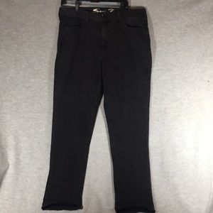 SEVEN7Jeans “Weekend” Comfy Stretch Logo on Back Pocket and Button